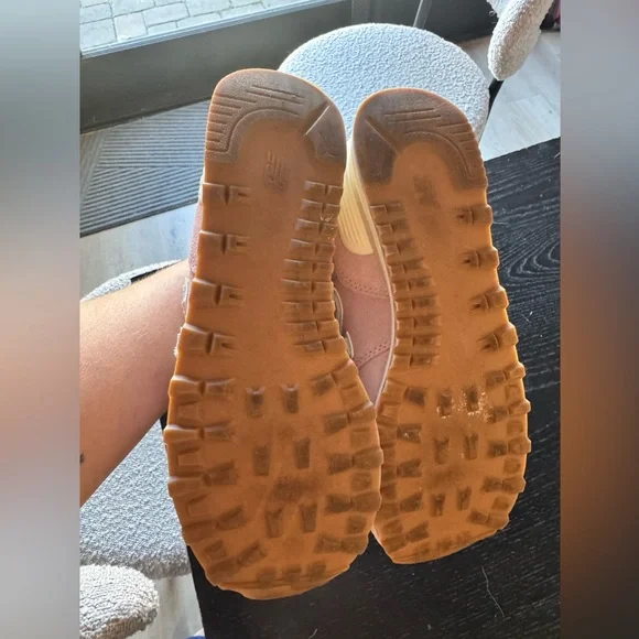 New Balance 574 White and Pink Sneakers - Picture 2 of 5